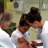 Une infirmière cantonale pourrait notamment valoriser le métier d'infirmier/infirmière à l'heure où la pénurie de personnel de soins est déjà vive